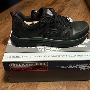 Sketchers work tennis shoe